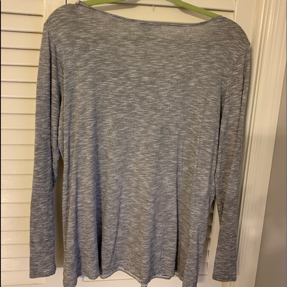 Striped Flowy Tops - Picture 2 of 4